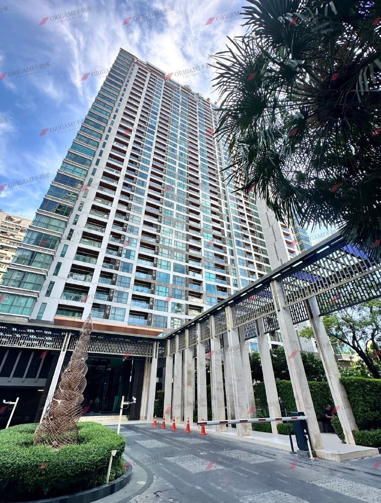 (The) Address Sathorn