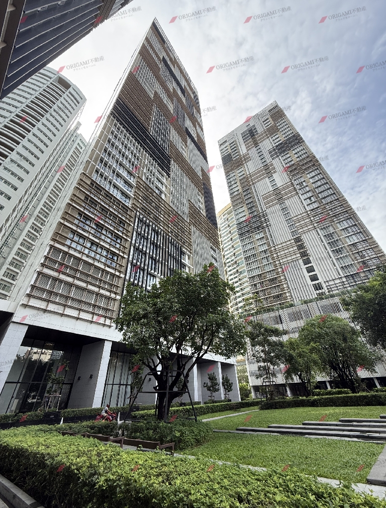 Park Origin Phrom Phong