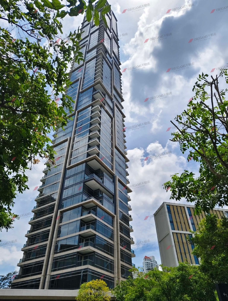 Four Seasons Private Residences Bangkok at Chao Phraya River