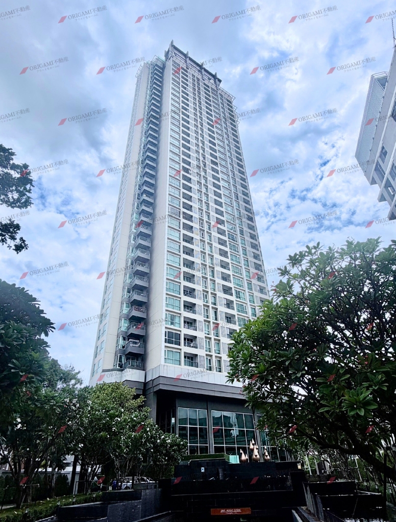 Rhythm Sathorn 21